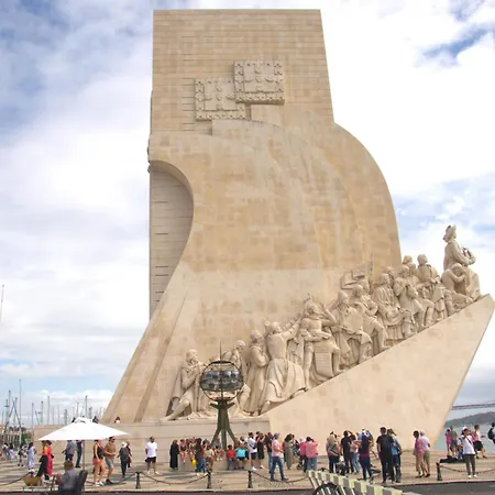 Totally Tour Portugal Lda Ботель