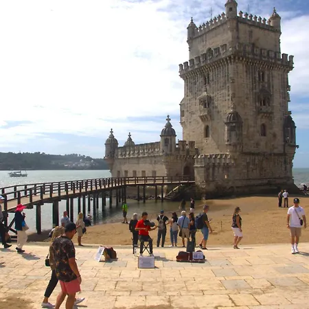Ботель Totally Tour Portugal Lda *